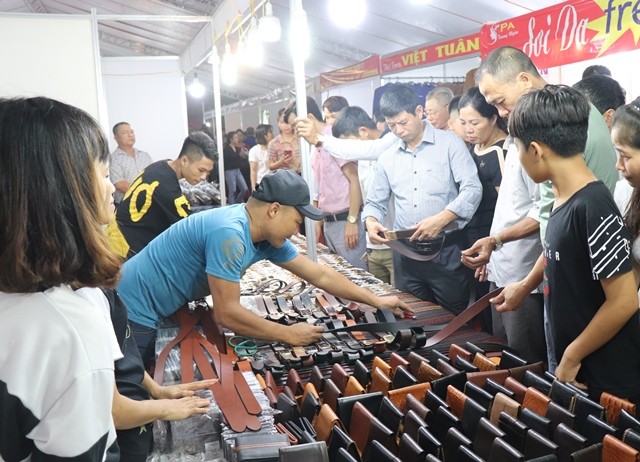 nang cao yeu to van hoa trong phat trien lang nghe gan voi du lich