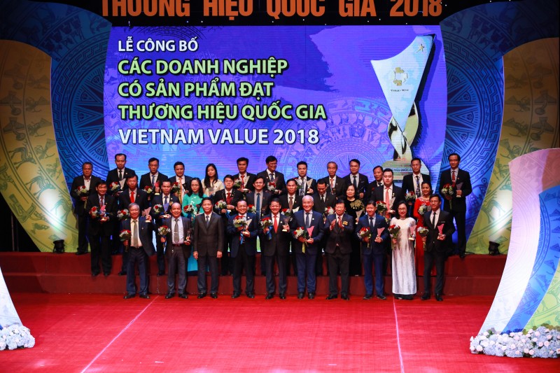 eurowindow tu hao 4 lan lien tiep dat thuong hieu quoc gia