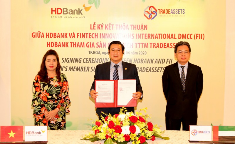 hdbank tien phong ung dung cong nghe so hoa trong hoat dong ngan hang dai ly