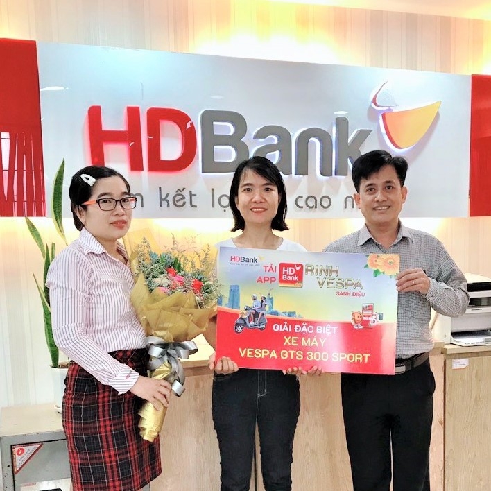 64 khách hàng HDBank may mắn nhận giải từ chương trình “Tải App HDBank – Rinh Vespa sành điệu”