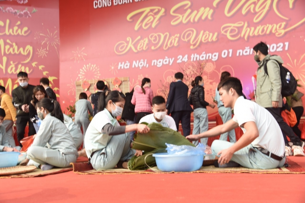 Ấm áp "Tết sum vầy, kết nối yêu thương" trong công nhân game bài uy tín
 các Khu công nghiệp và chế xuất Hà Nội